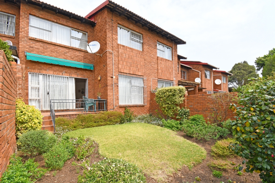 3 Bedroom Property for Sale in Corlett Gardens Gauteng