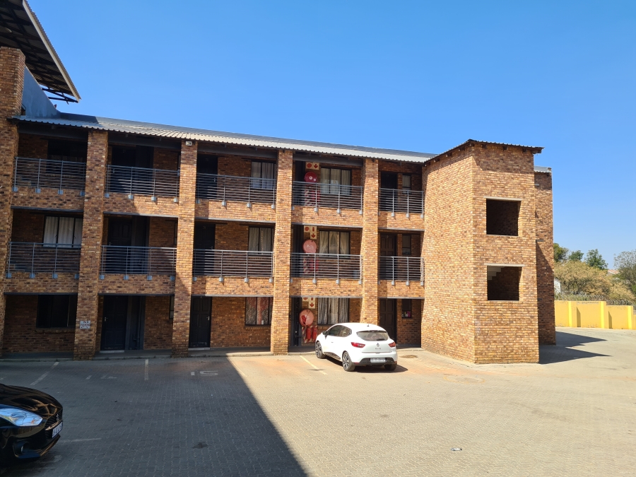 To Let 1 Bedroom Property for Rent in Discovery Gauteng