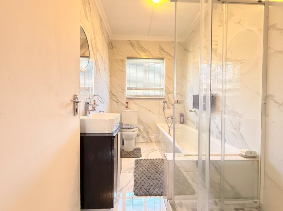 3 Bedroom Property for Sale in Meredale Gauteng