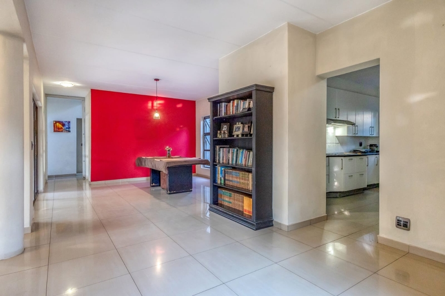 5 Bedroom Property for Sale in Beverley Gauteng