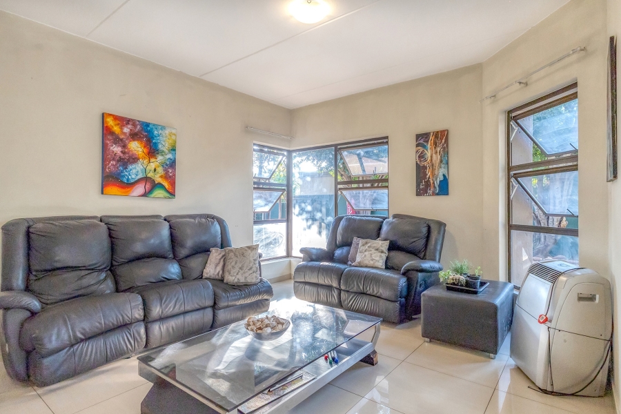 5 Bedroom Property for Sale in Beverley Gauteng