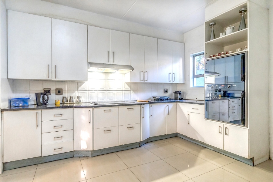 5 Bedroom Property for Sale in Beverley Gauteng