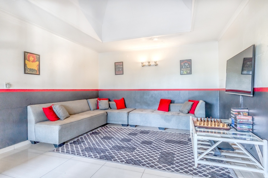 5 Bedroom Property for Sale in Beverley Gauteng