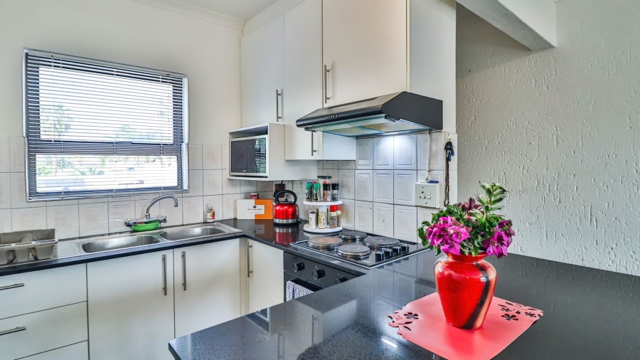 1 Bedroom Property for Sale in Paulshof Gauteng