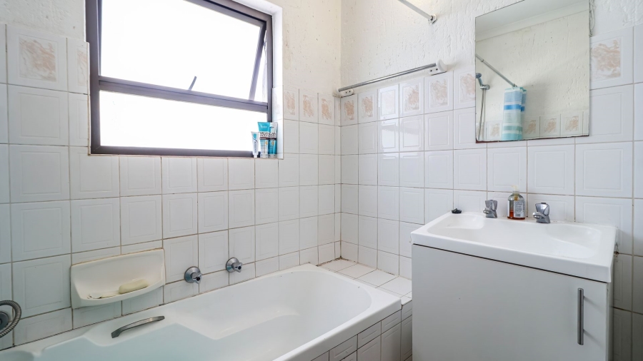 1 Bedroom Property for Sale in Paulshof Gauteng