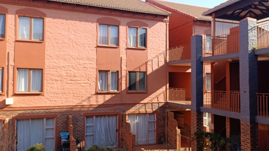 1 Bedroom Property for Sale in Riviera Gauteng