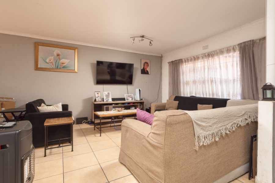 8 Bedroom Property for Sale in Glenvista Gauteng
