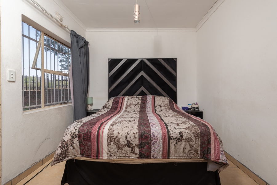 8 Bedroom Property for Sale in Glenvista Gauteng