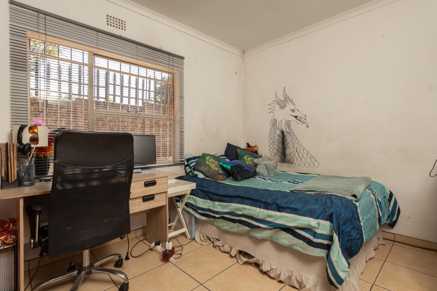 8 Bedroom Property for Sale in Glenvista Gauteng