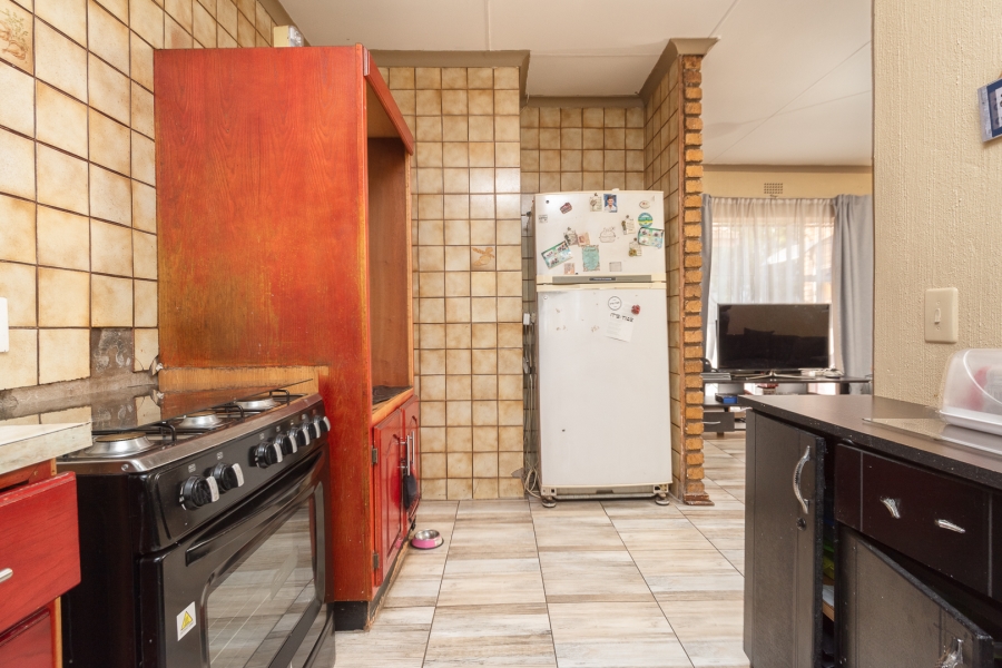8 Bedroom Property for Sale in Glenvista Gauteng
