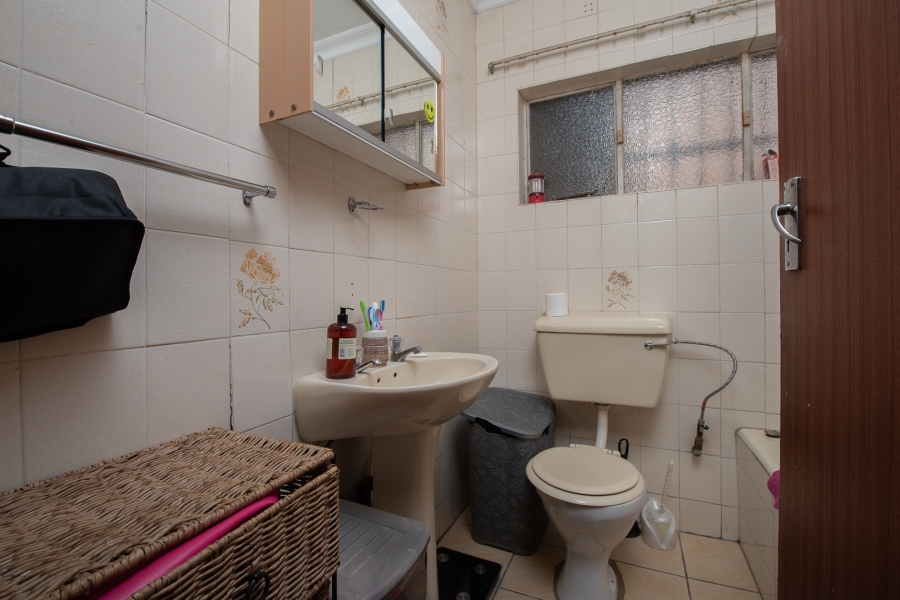 8 Bedroom Property for Sale in Glenvista Gauteng