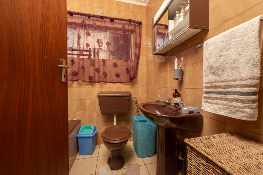 8 Bedroom Property for Sale in Glenvista Gauteng