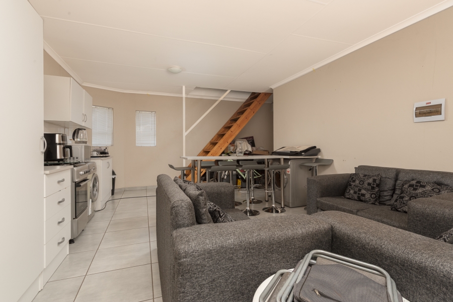 8 Bedroom Property for Sale in Glenvista Gauteng