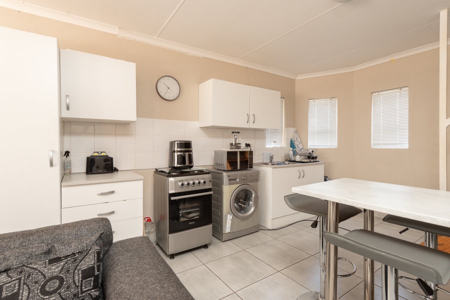 8 Bedroom Property for Sale in Glenvista Gauteng