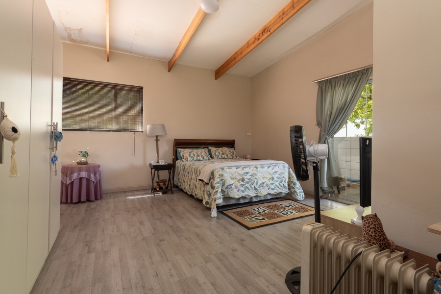 8 Bedroom Property for Sale in Glenvista Gauteng