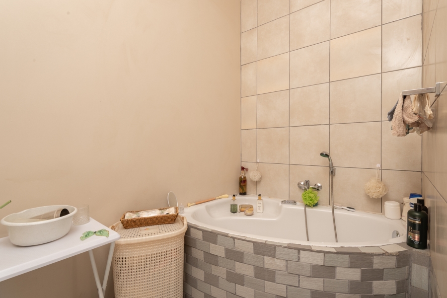 8 Bedroom Property for Sale in Glenvista Gauteng