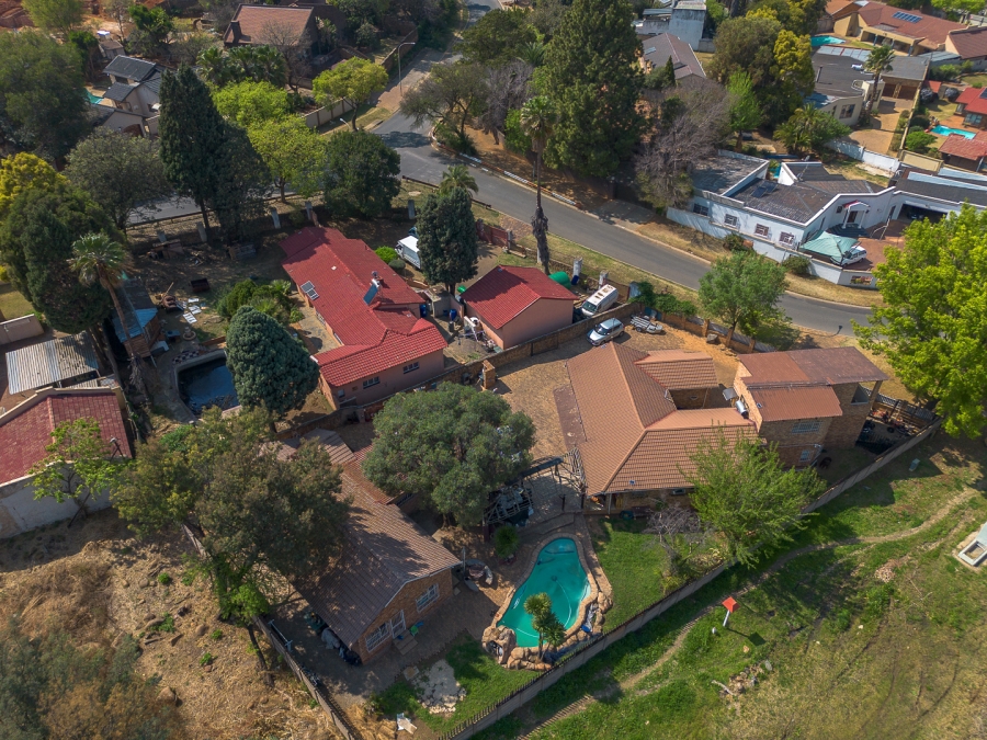 8 Bedroom Property for Sale in Glenvista Gauteng