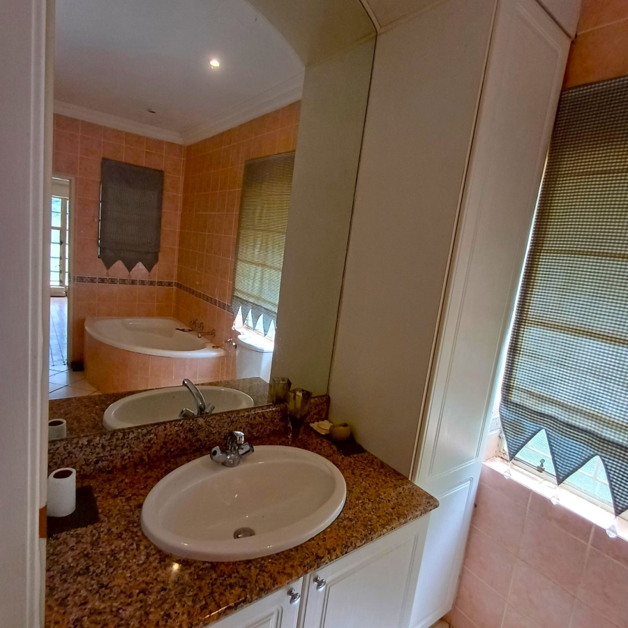 To Let 4 Bedroom Property for Rent in Henley on Klip Gauteng