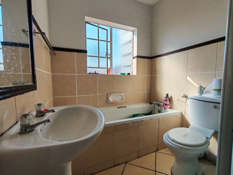 To Let 2 Bedroom Property for Rent in Karenpark Gauteng