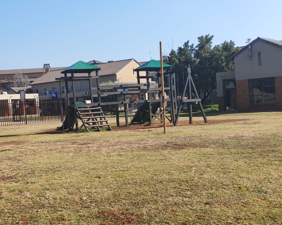 To Let 2 Bedroom Property for Rent in Karenpark Gauteng