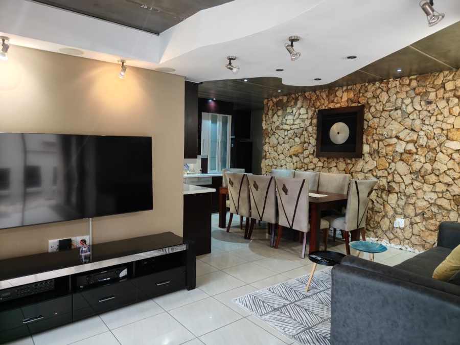 To Let 3 Bedroom Property for Rent in Fleurdal Gauteng