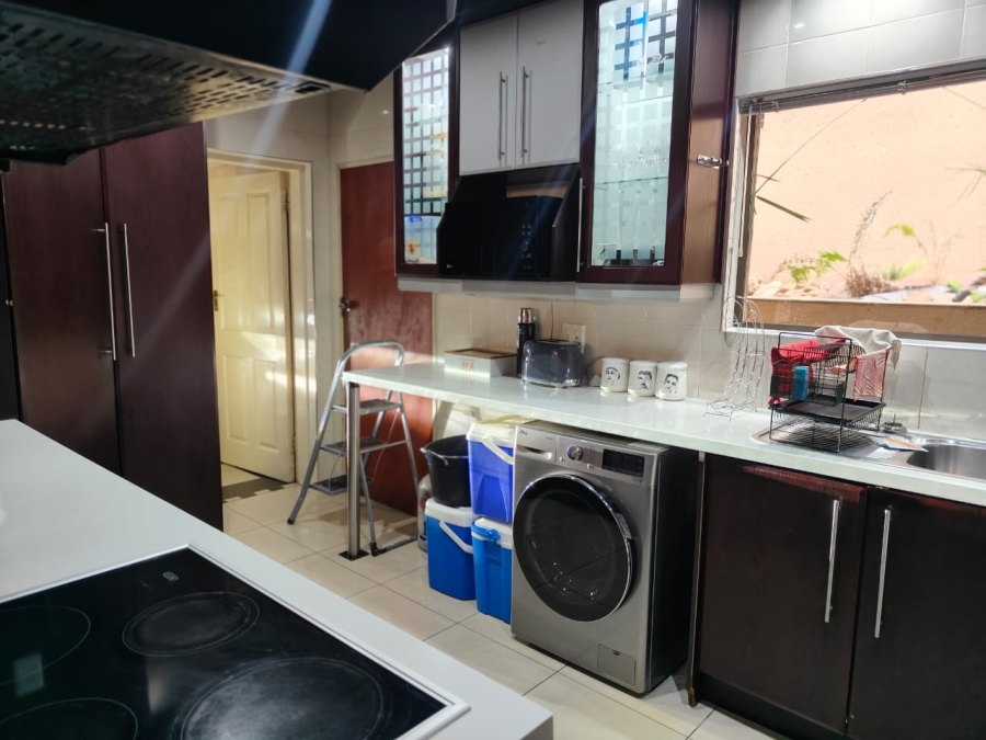 To Let 3 Bedroom Property for Rent in Fleurdal Gauteng