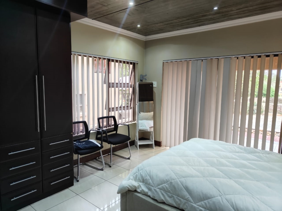 To Let 3 Bedroom Property for Rent in Fleurdal Gauteng