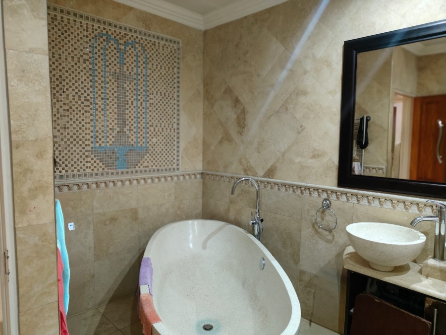 To Let 3 Bedroom Property for Rent in Fleurdal Gauteng