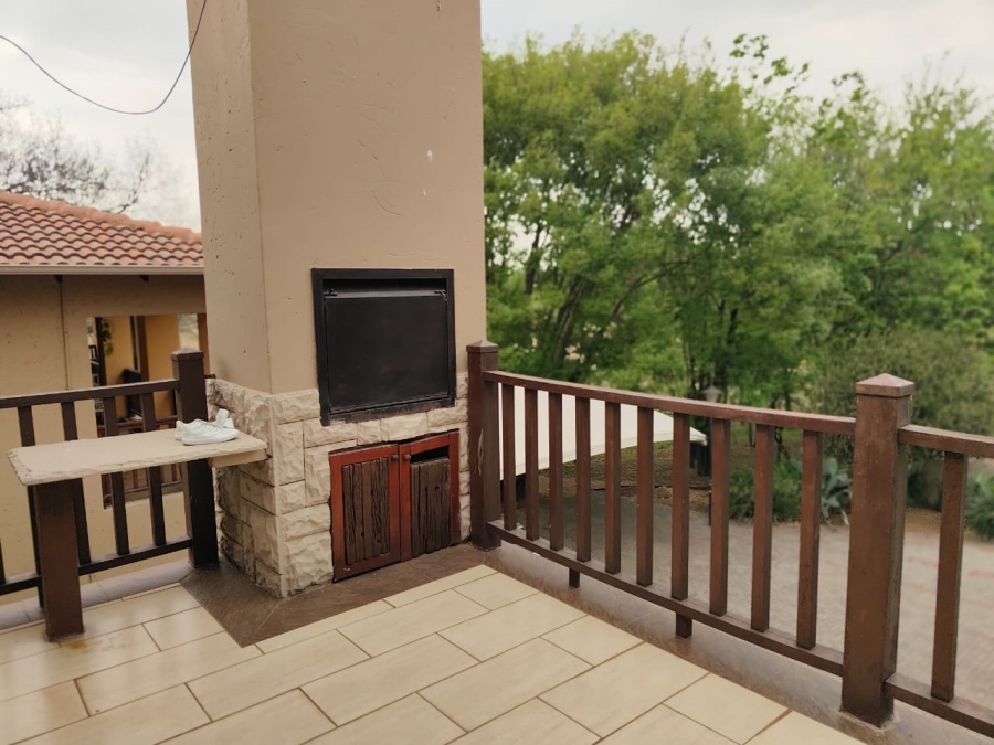 To Let 3 Bedroom Property for Rent in Fleurdal Gauteng
