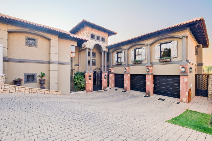 5 Bedroom Property for Sale in Bryanston Gauteng