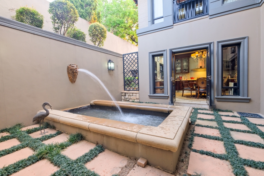5 Bedroom Property for Sale in Bryanston Gauteng