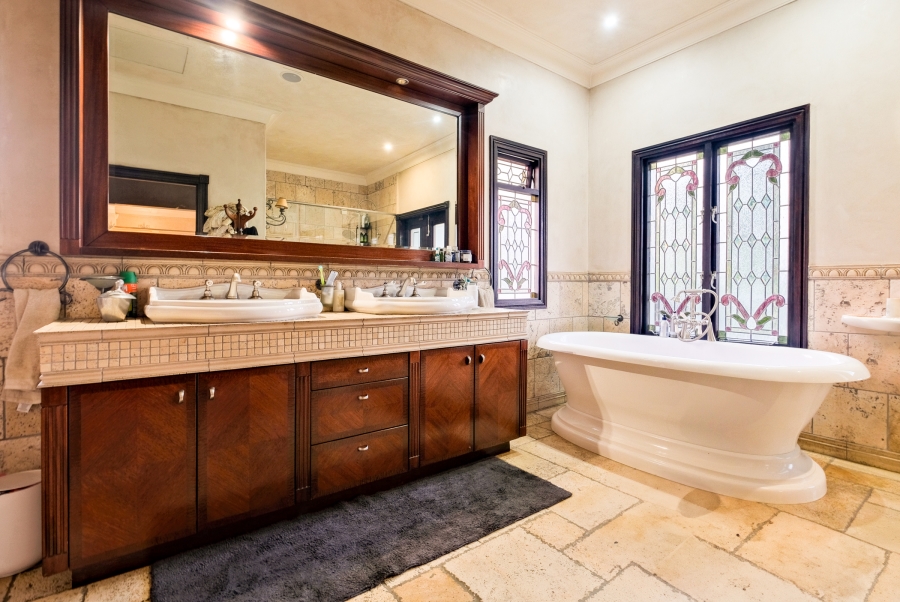 5 Bedroom Property for Sale in Bryanston Gauteng