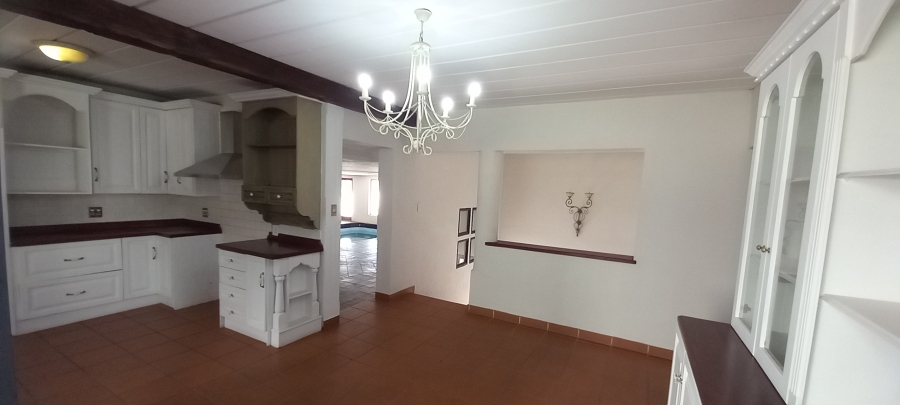 5 Bedroom Property for Sale in Rangeview Gauteng