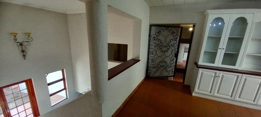 5 Bedroom Property for Sale in Rangeview Gauteng