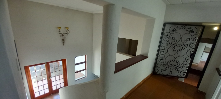 5 Bedroom Property for Sale in Rangeview Gauteng