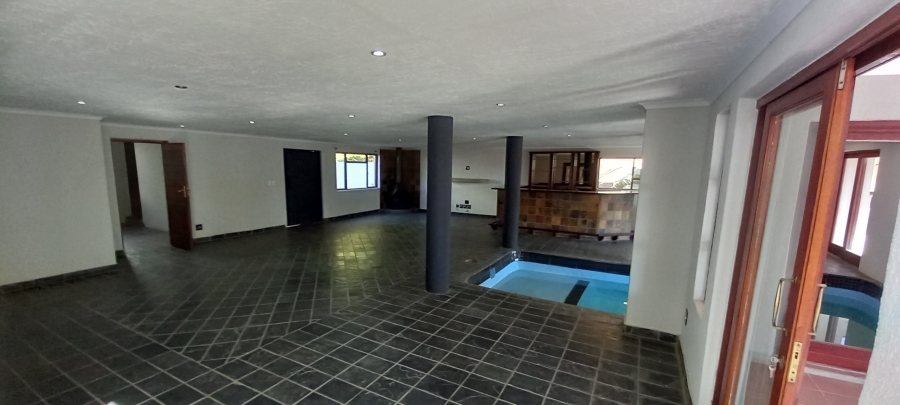 5 Bedroom Property for Sale in Rangeview Gauteng