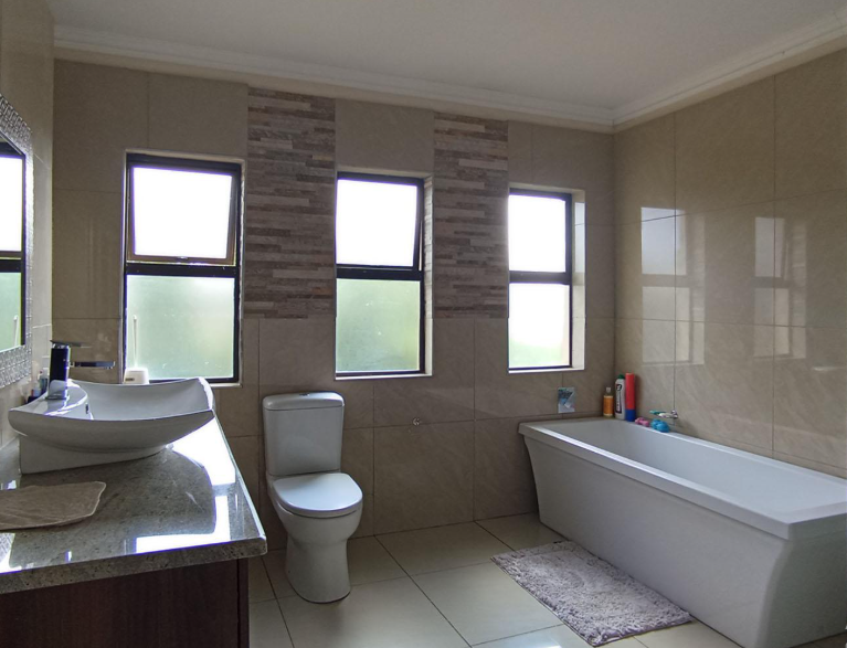 4 Bedroom Property for Sale in Blue Valley Golf Estate Gauteng