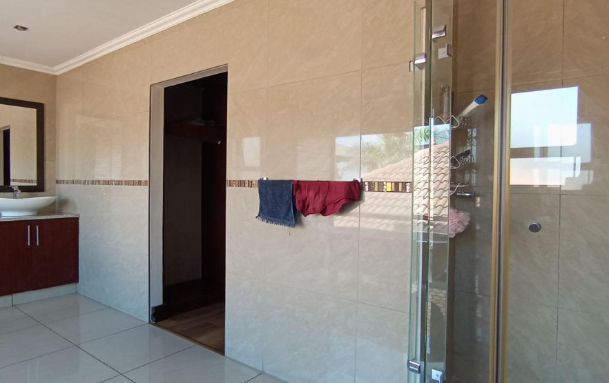 4 Bedroom Property for Sale in Blue Valley Golf Estate Gauteng