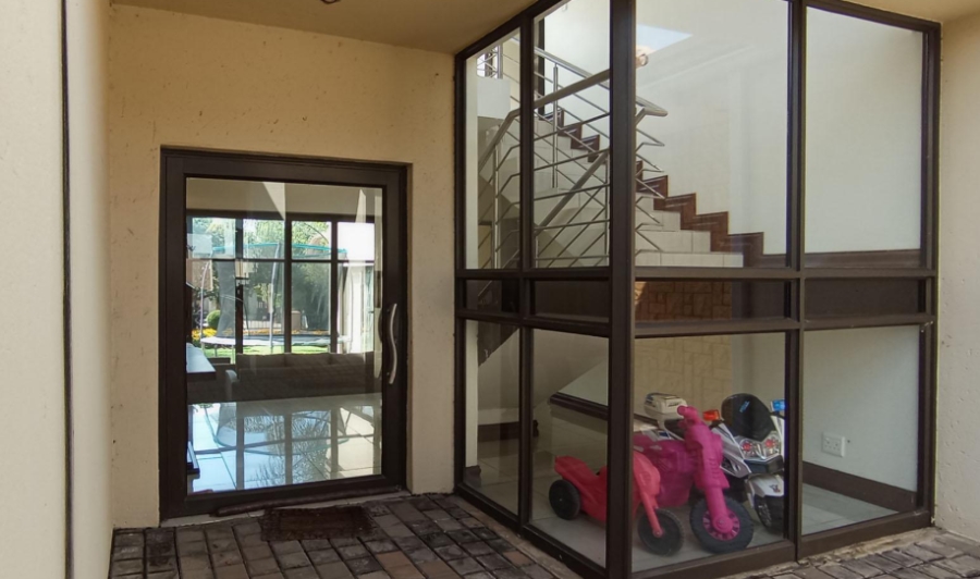 4 Bedroom Property for Sale in Blue Valley Golf Estate Gauteng