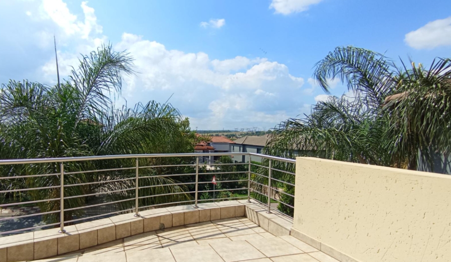 4 Bedroom Property for Sale in Blue Valley Golf Estate Gauteng