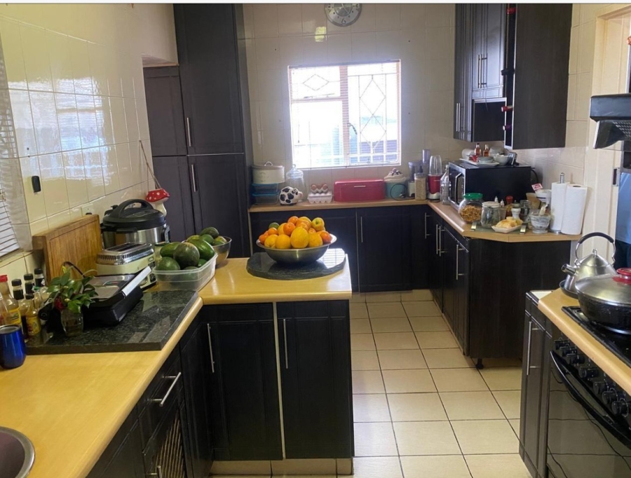 4 Bedroom Property for Sale in Mondeor Gauteng