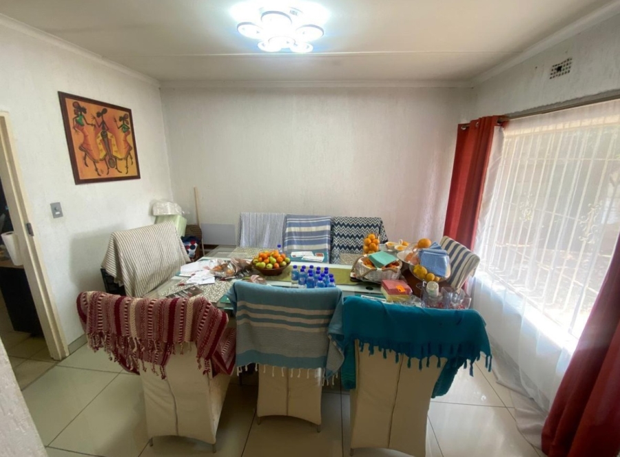 4 Bedroom Property for Sale in Mondeor Gauteng