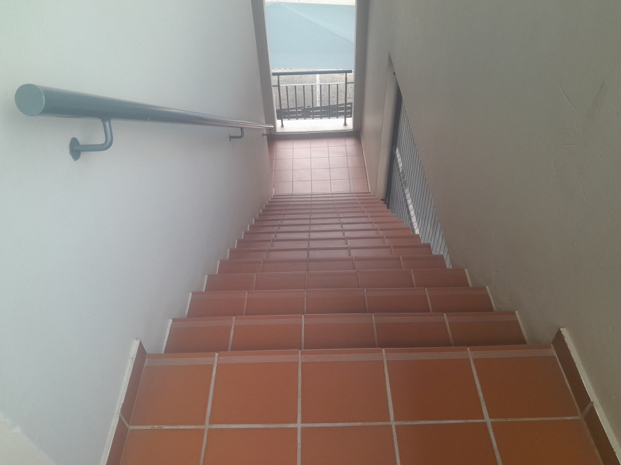 To Let 2 Bedroom Property for Rent in Oakdene Gauteng