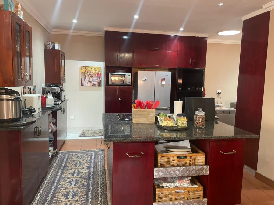 5 Bedroom Property for Sale in Kenmare Gauteng