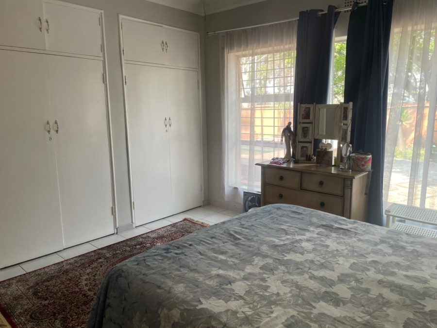 5 Bedroom Property for Sale in Kenmare Gauteng