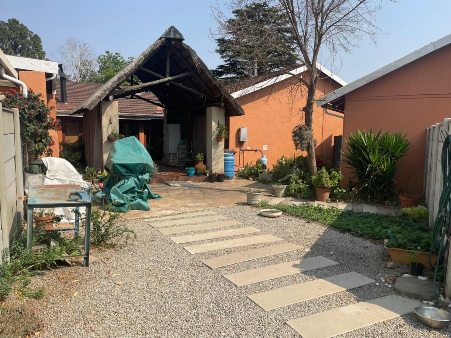 5 Bedroom Property for Sale in Kenmare Gauteng