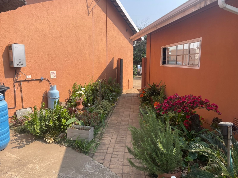 5 Bedroom Property for Sale in Kenmare Gauteng