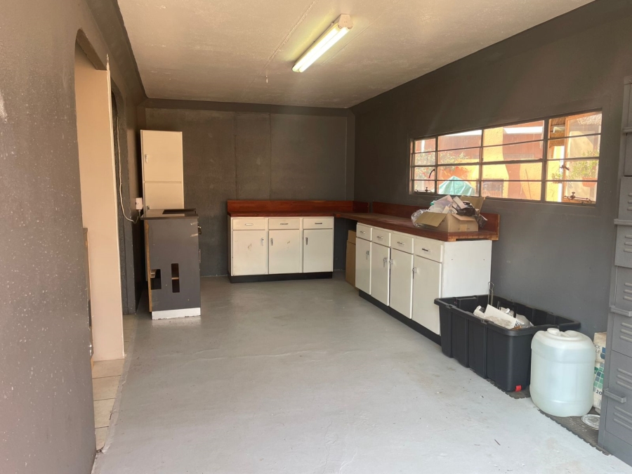 5 Bedroom Property for Sale in Kenmare Gauteng