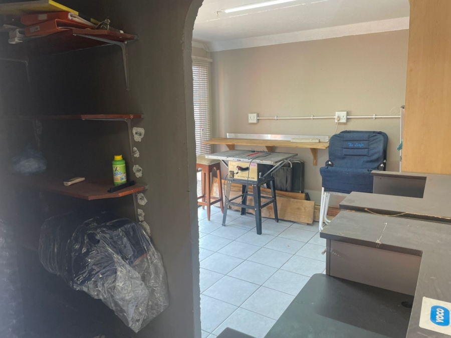 5 Bedroom Property for Sale in Kenmare Gauteng