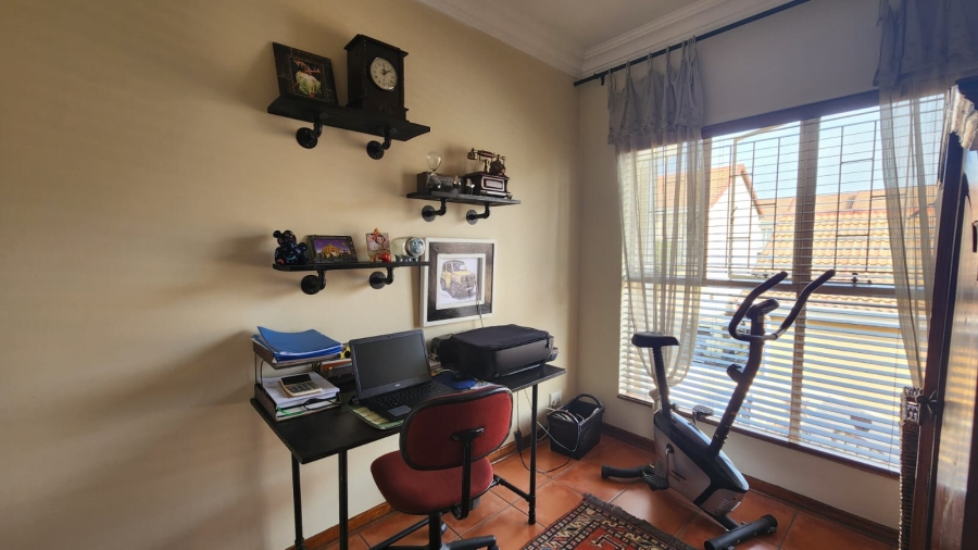 2 Bedroom Property for Sale in Rietfontein Gauteng